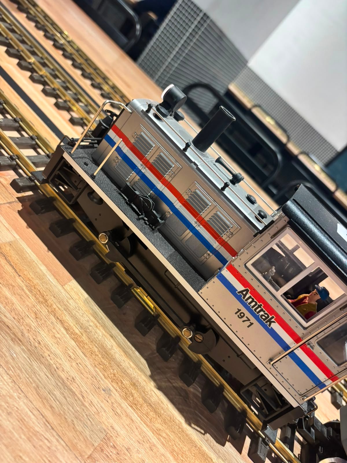 Detalle del tren de RAILS